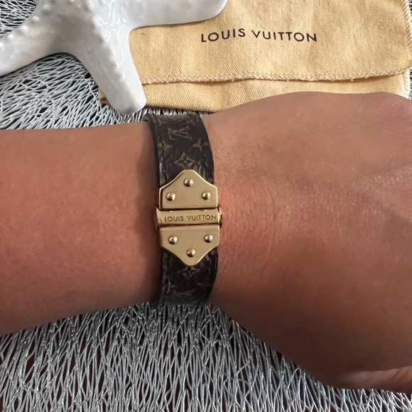 Louis Vuitton (100% Authentic) leather monogram bracelet with gold hardware - Picture 2 of 4